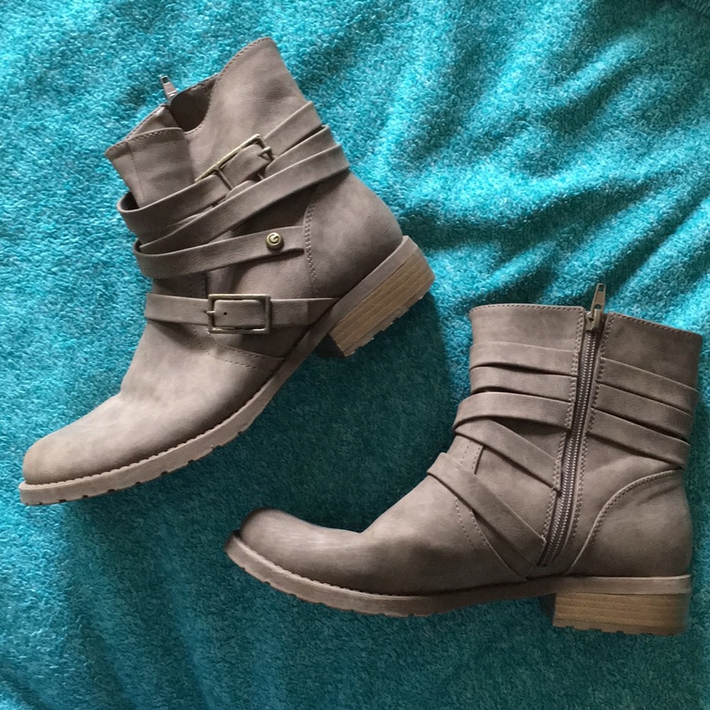 Taupe boots